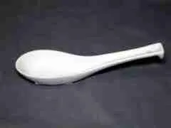Cuillère chinoise blanche